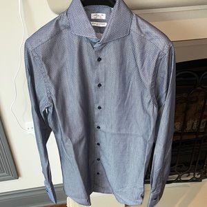 Never worn Italian made dress shirt, non-iron, slim fit